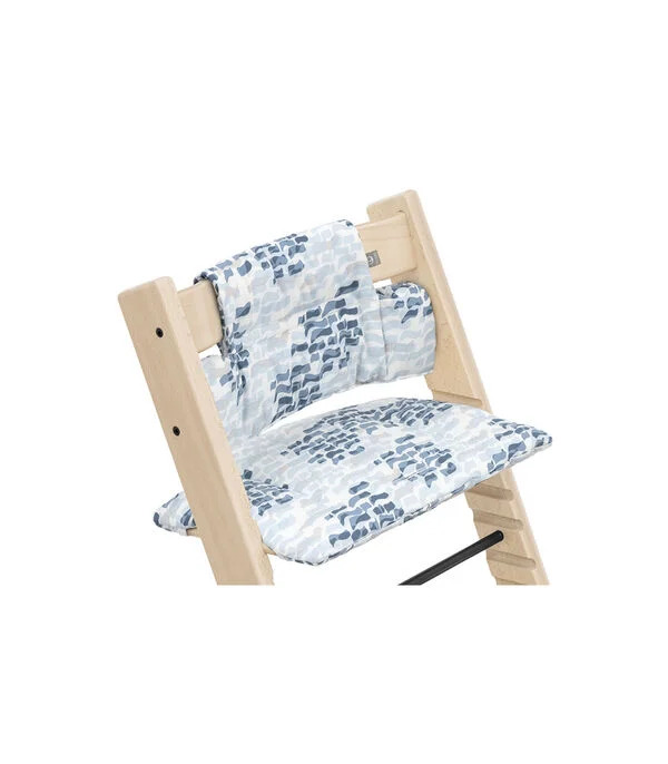 Install Stokke Tripp Trapp cushion with the harness on 